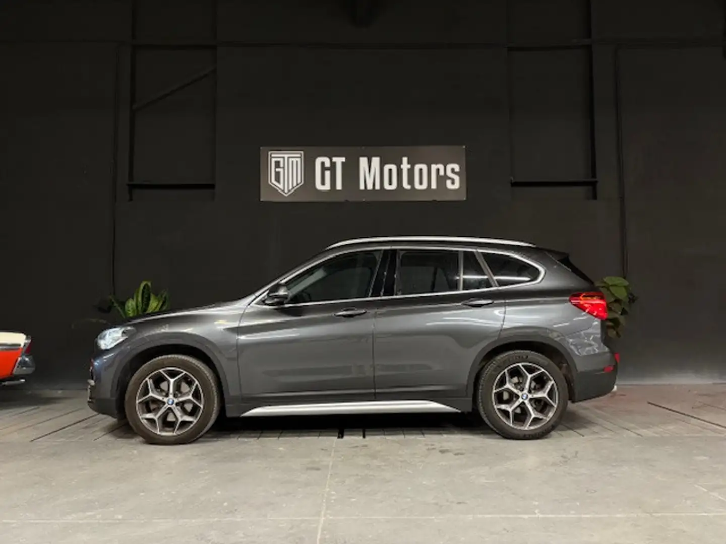 BMW X1 (U11) SDRIVE18D 150CH Gris - 2