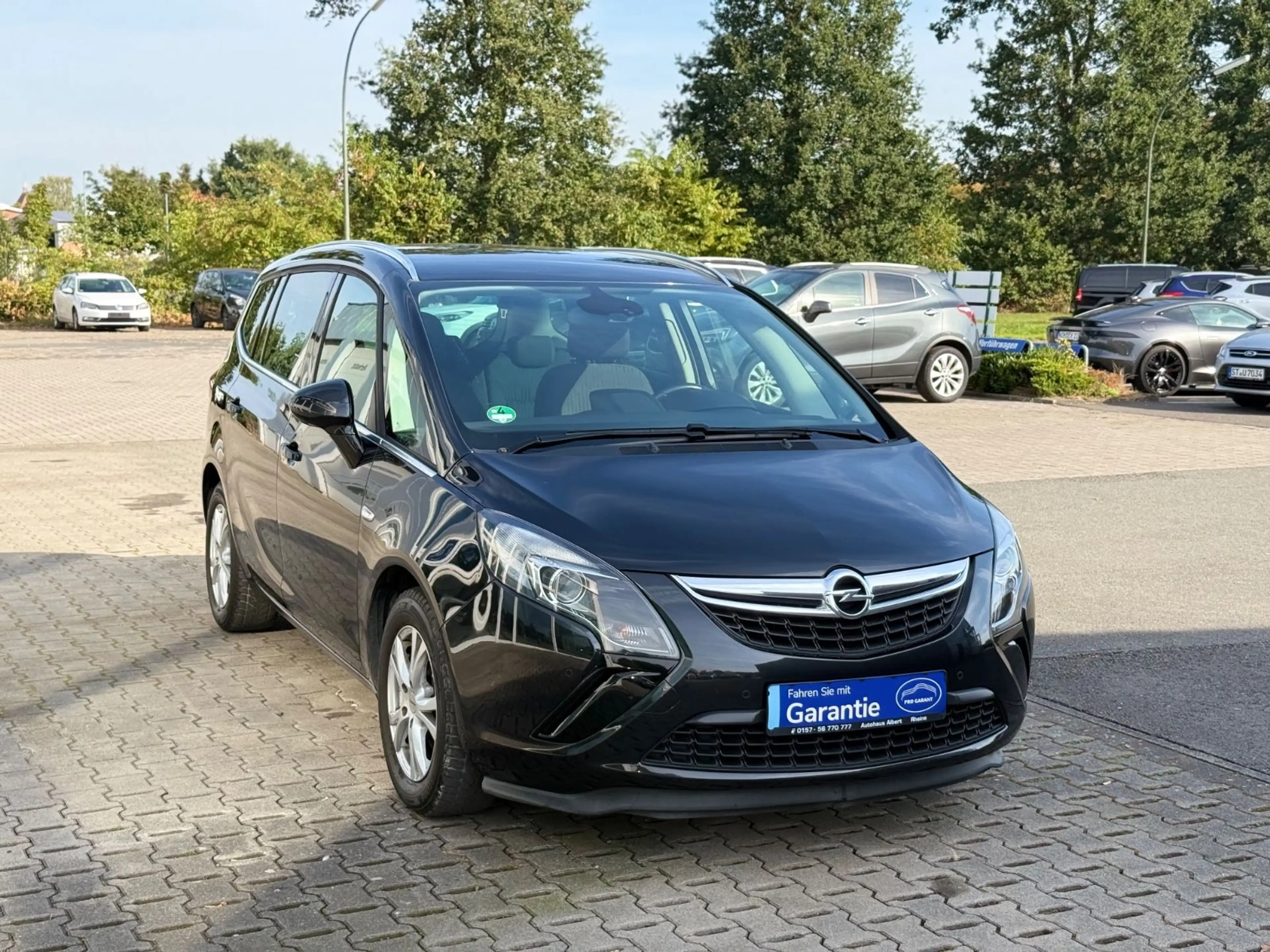 Opel Zafira C Tourer Edition* 7 Sitzer*AHK* Bi Xenon* — photo 2