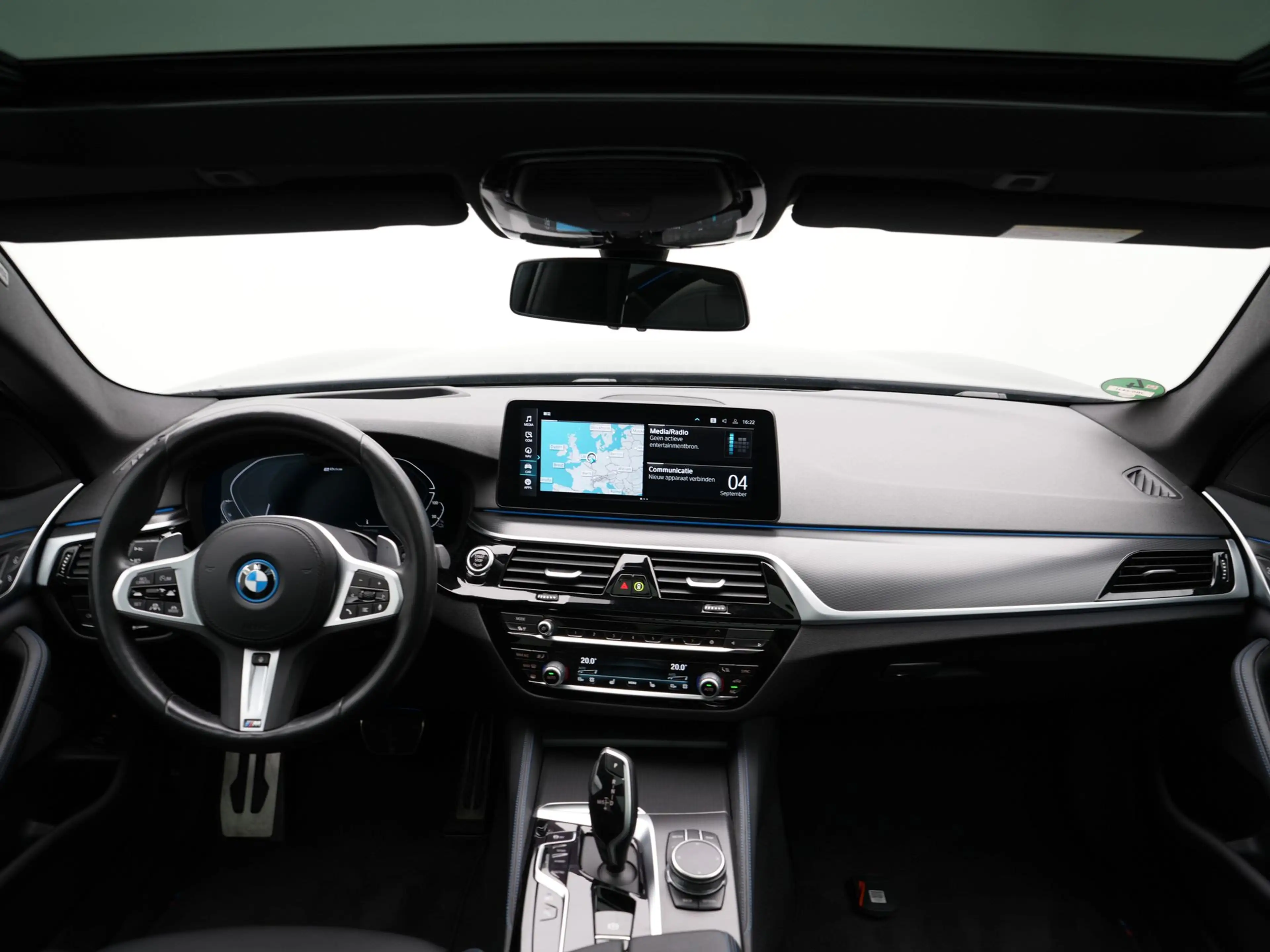 BMW 530 5 Serie 530e Touring xDrive Business Edition Plus — photo 13
