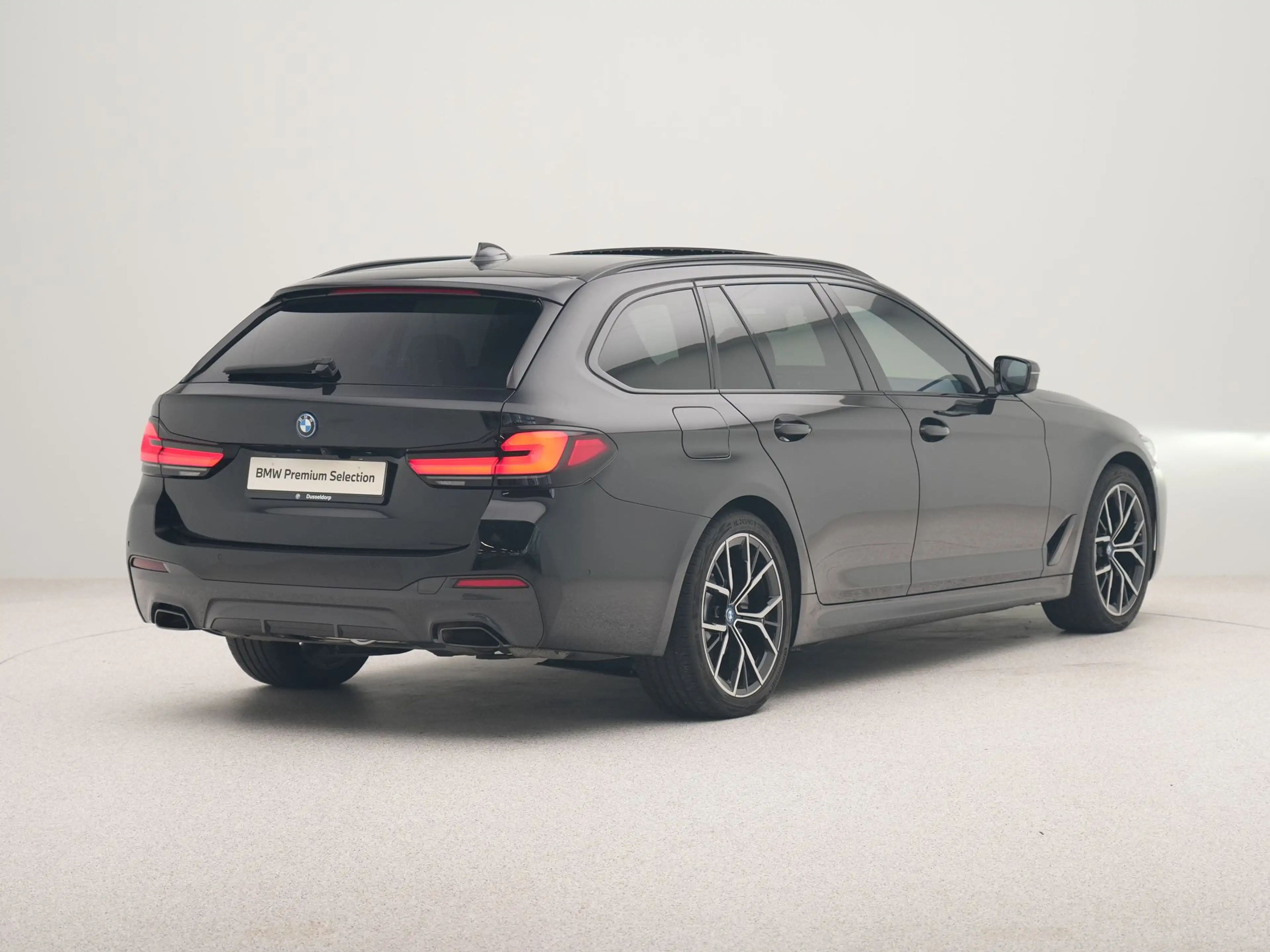BMW 530 5 Serie 530e Touring xDrive Business Edition Plus — photo 9
