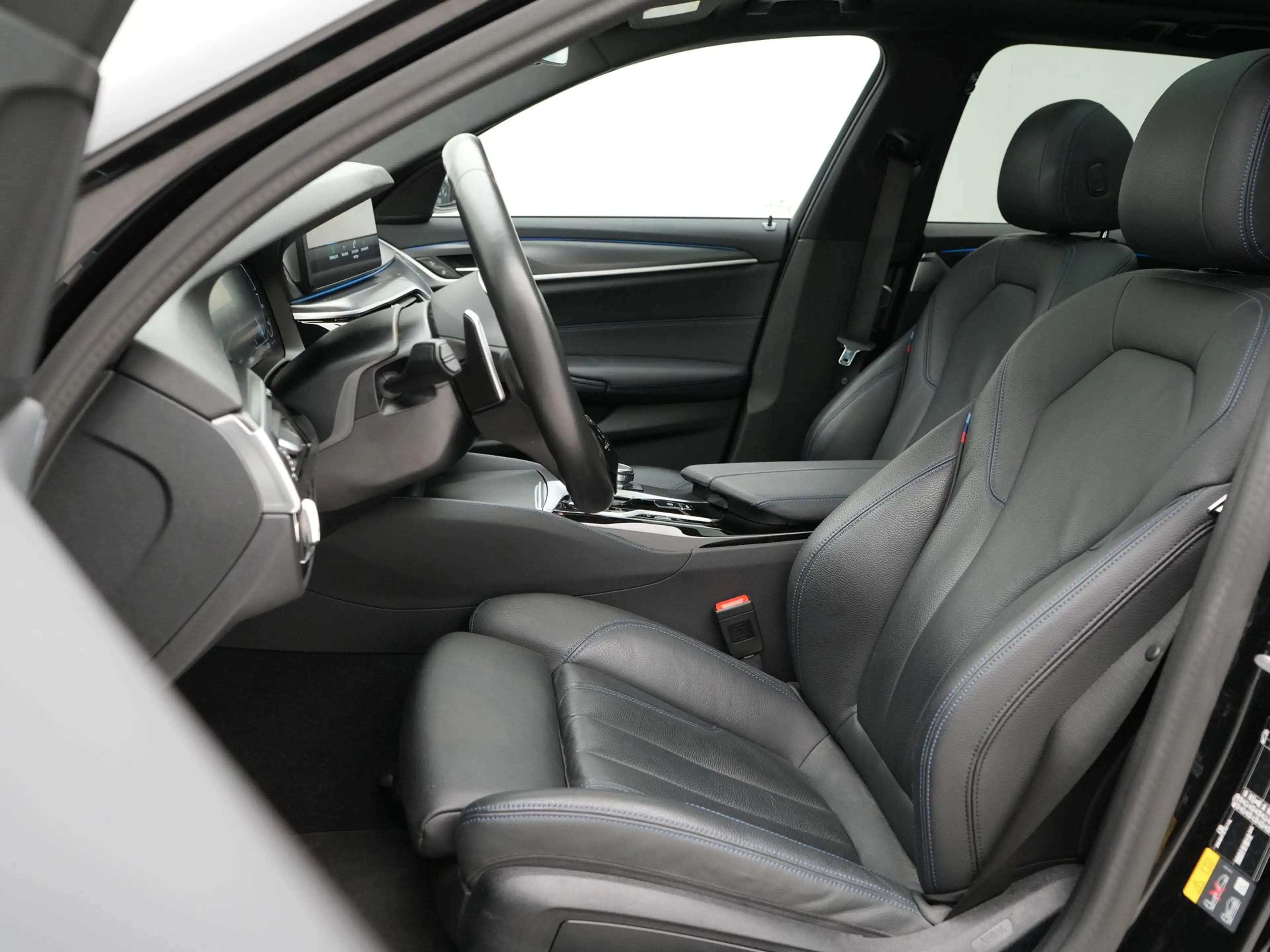 BMW 530 5 Serie 530e Touring xDrive Business Edition Plus — photo 5