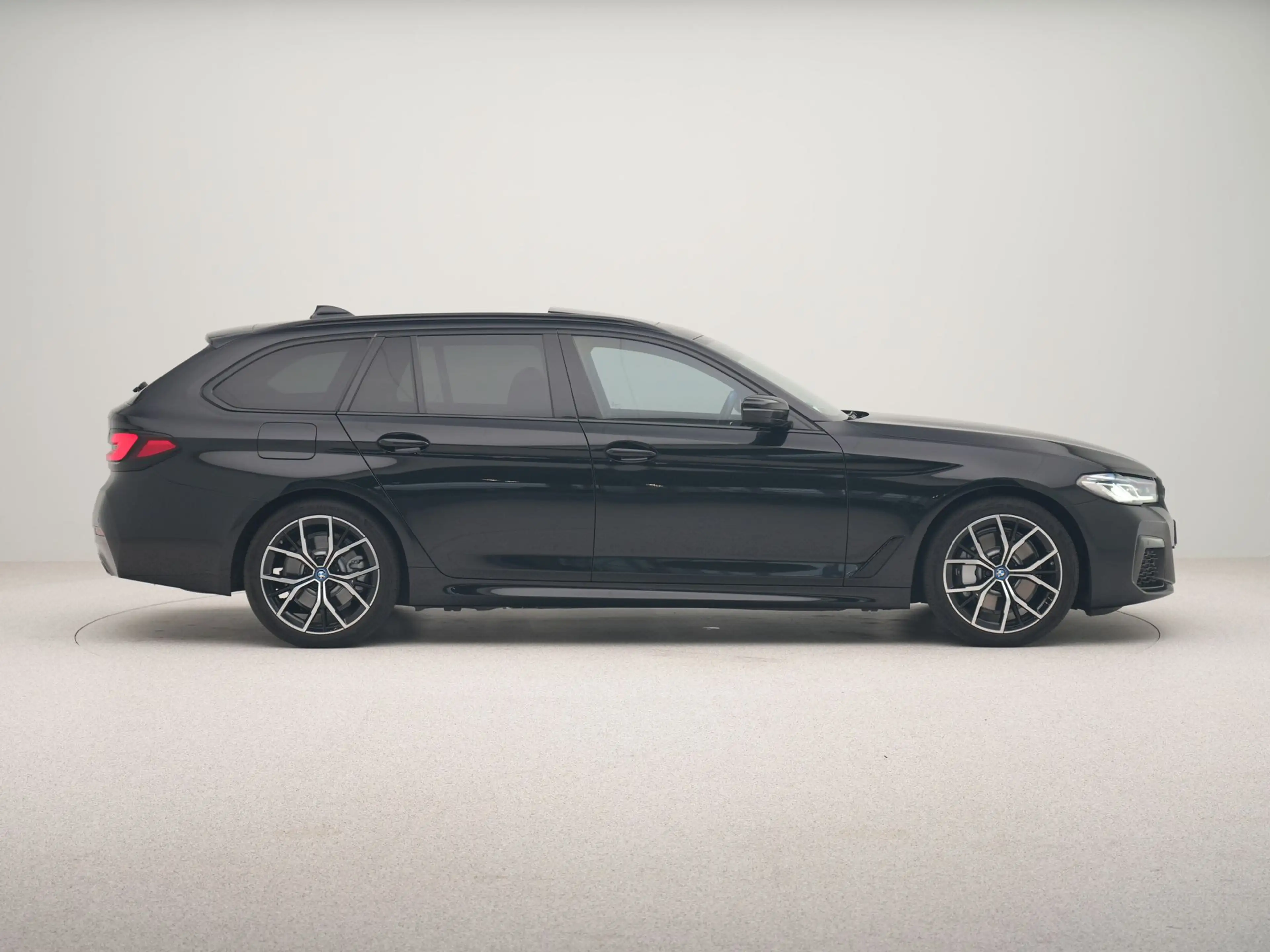 BMW 530 5 Serie 530e Touring xDrive Business Edition Plus — photo 8