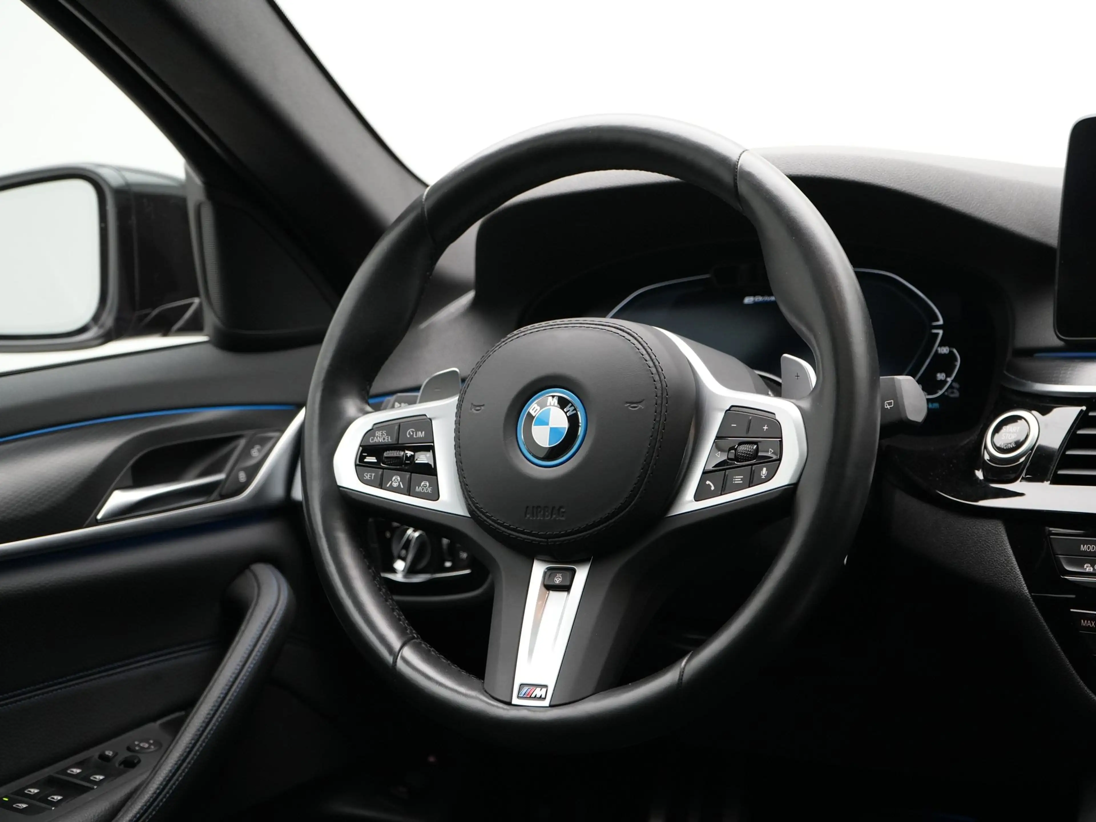 BMW 530 5 Serie 530e Touring xDrive Business Edition Plus — photo 2