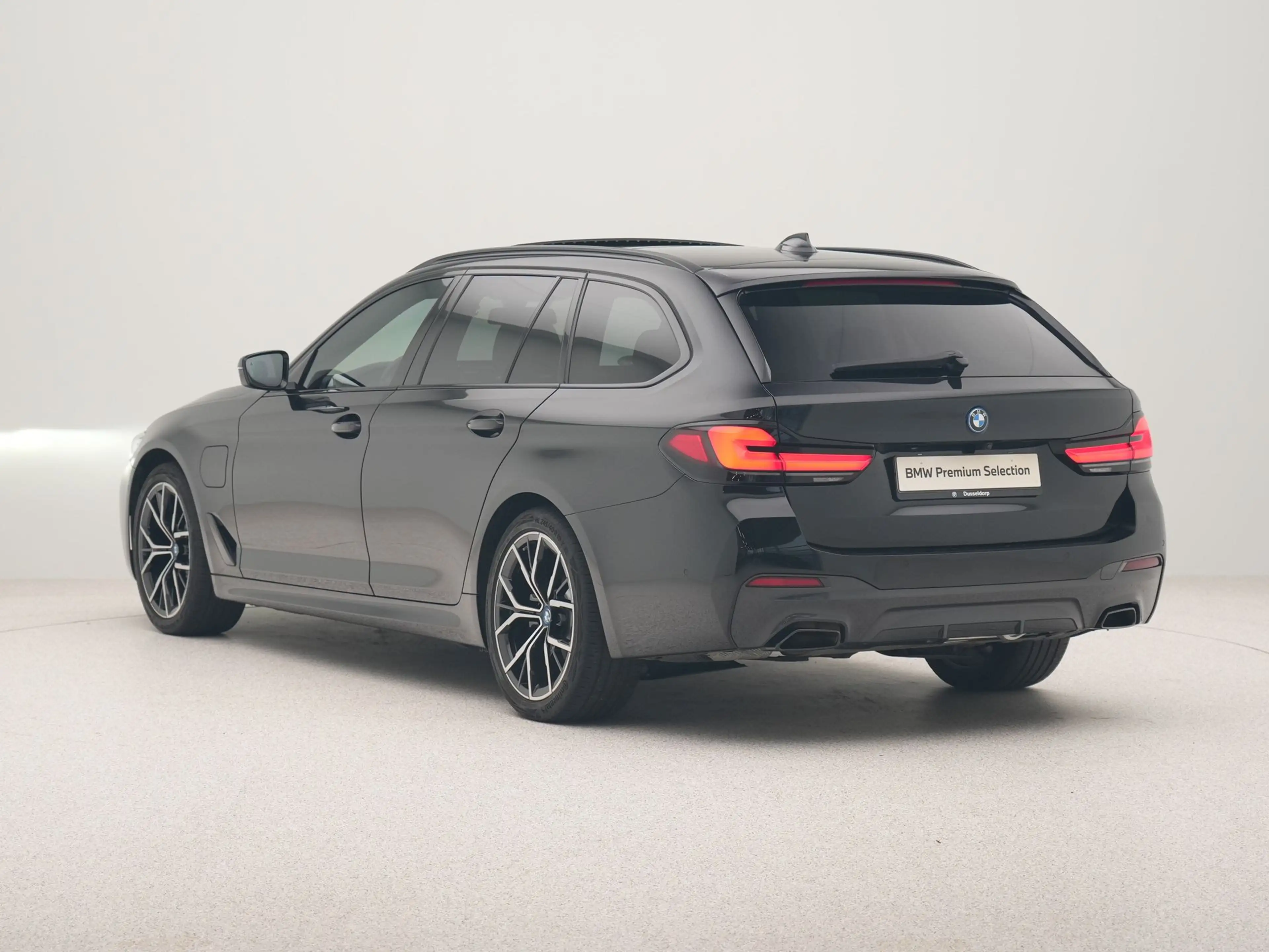 BMW 530 5 Serie 530e Touring xDrive Business Edition Plus — photo 11