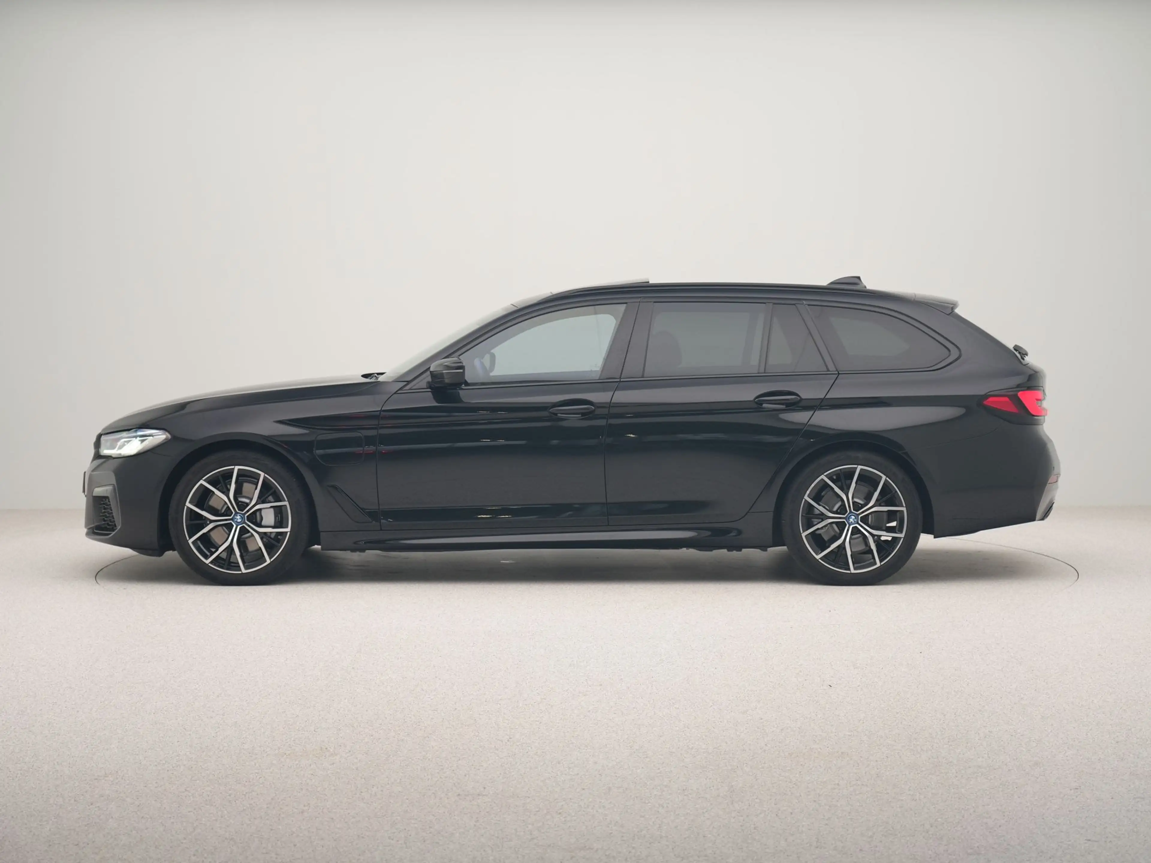 BMW 530 5 Serie 530e Touring xDrive Business Edition Plus — photo 12