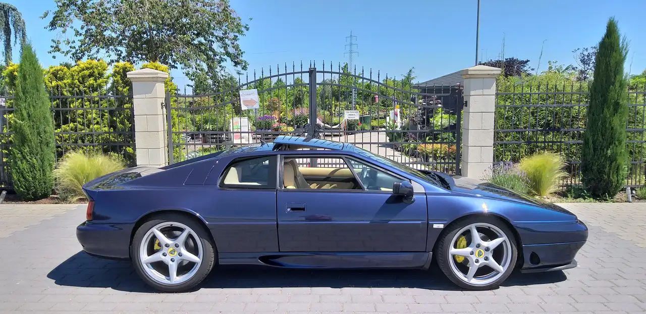 Lotus Esprit