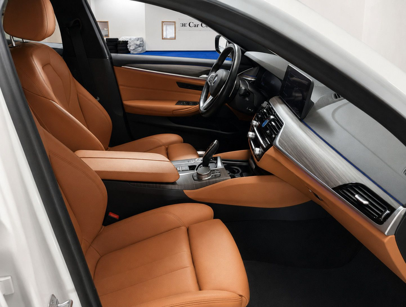 BMW 530 i Touring M Paket SAG AHK DAP 360° Voll — photo 2