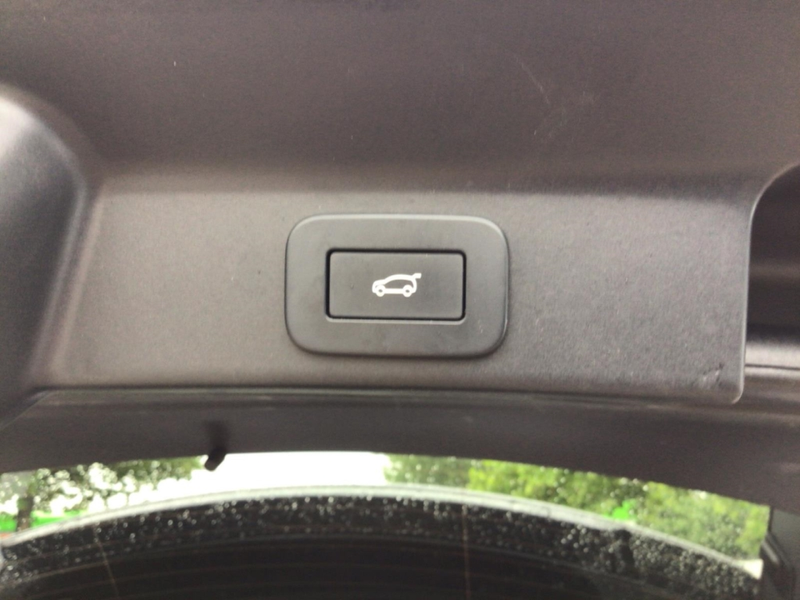 Jaguar F-Pace R-Dynamic HSE AWD Plug-In Hybrid — photo 15