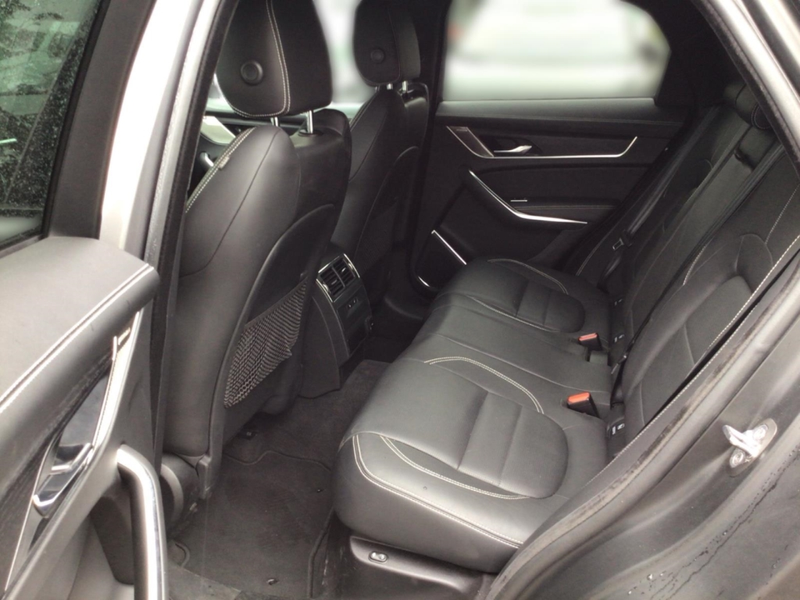 Jaguar F-Pace R-Dynamic HSE AWD Plug-In Hybrid — photo 11