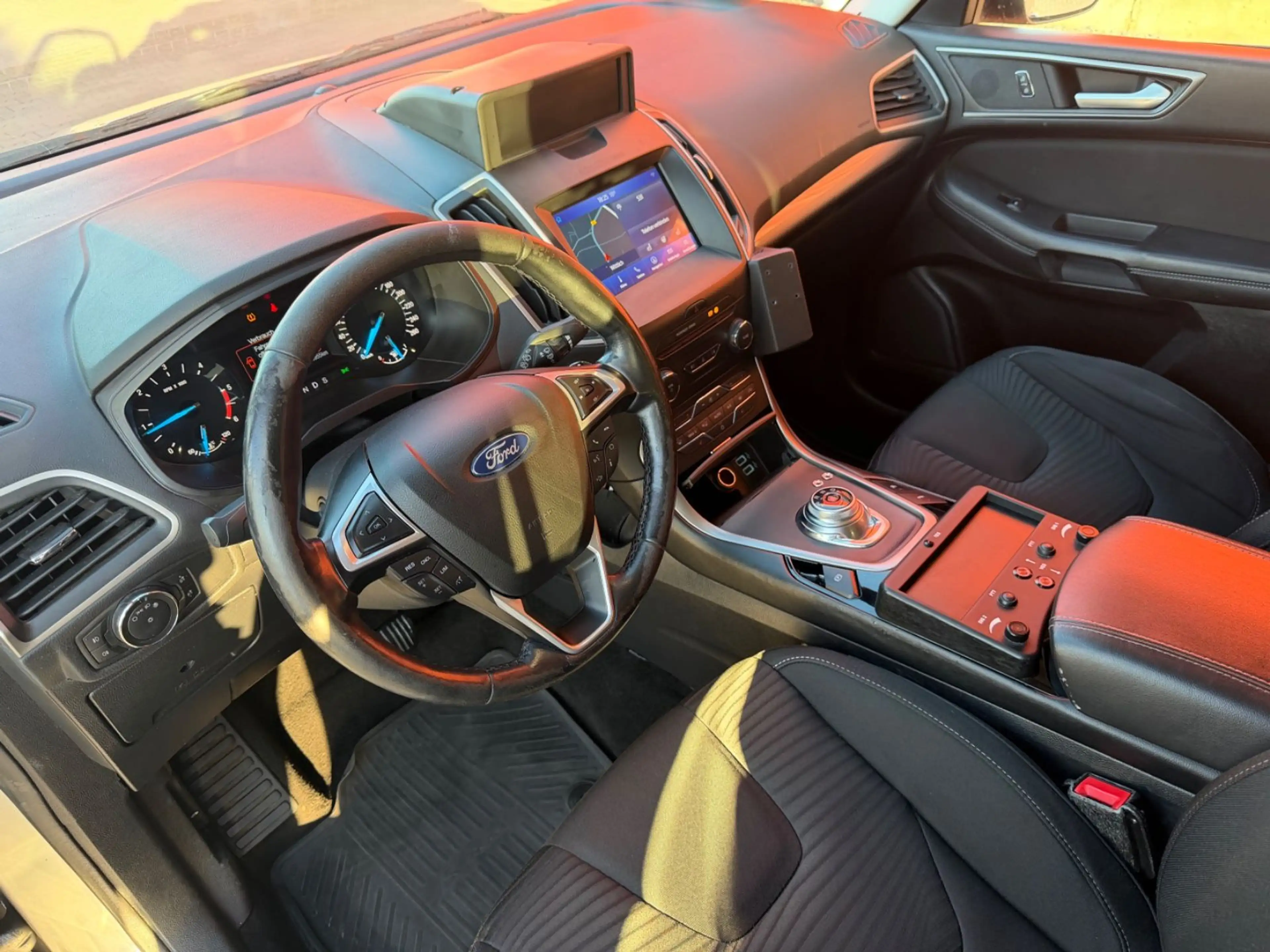 Ford S-Max 2.0 TDCi Automatik LED/XEN 1Hand Navi Temp PDC — photo 15