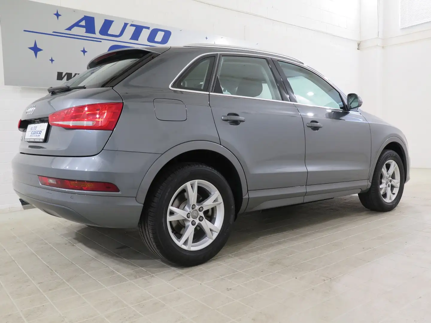 Audi Q3 sport, Xenon, Navi, Sportsitze, Alu Grijs - 2