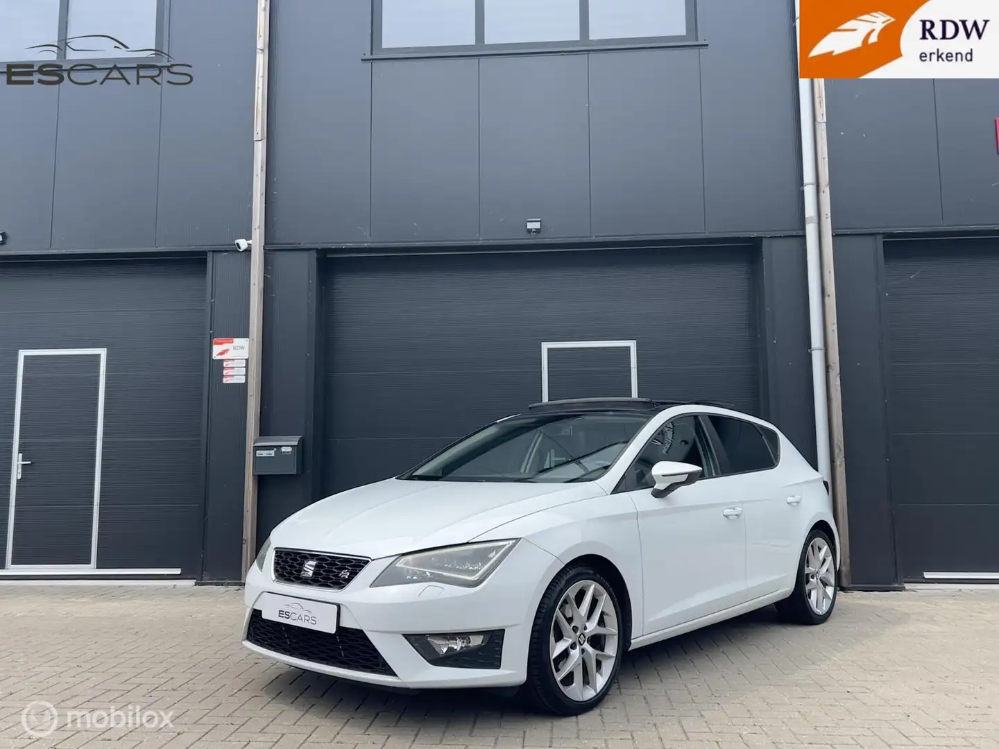 SEAT Leon 1.4 TSI FR Business Pano | Led | Navi Wit - 1