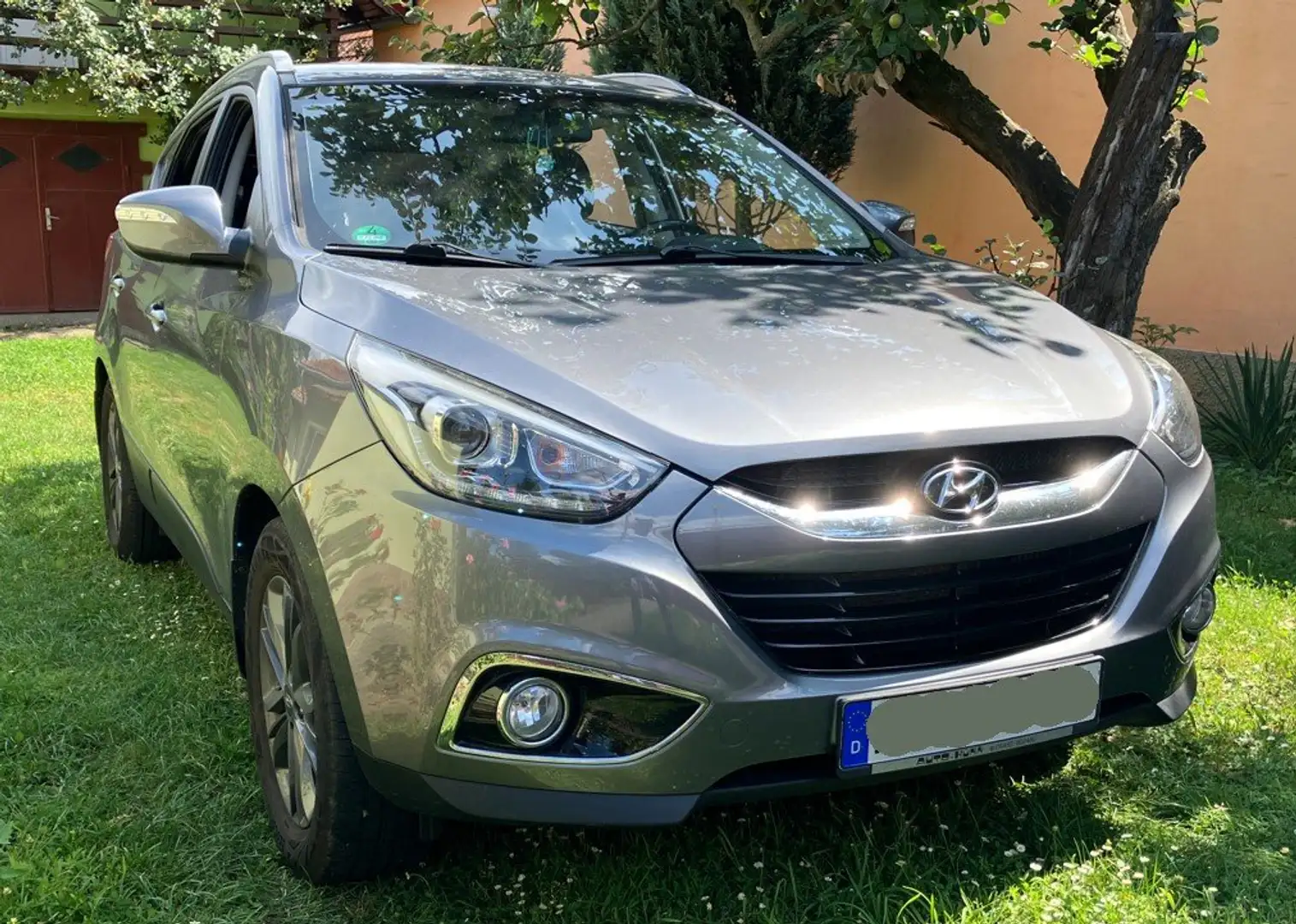 Hyundai iX35 ix35/ Tucson Diesel 2.0 CRDi 4WD Automatik Style Silber - 1