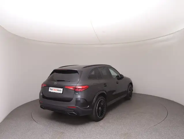 Mercedes-Benz GLC view 4