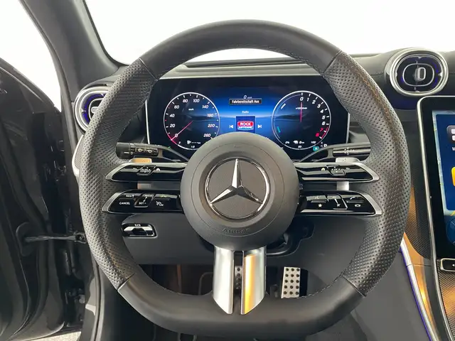 Mercedes-Benz GLC view 14