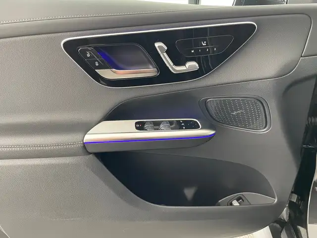 Mercedes-Benz GLC view 12