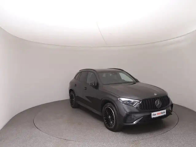 Mercedes-Benz GLC view 2