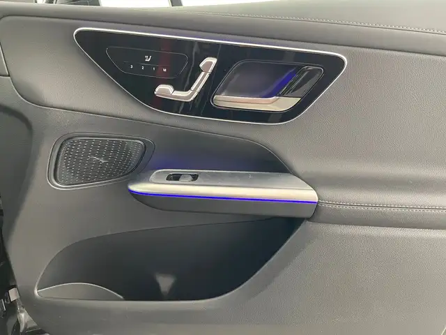 Mercedes-Benz GLC view 11
