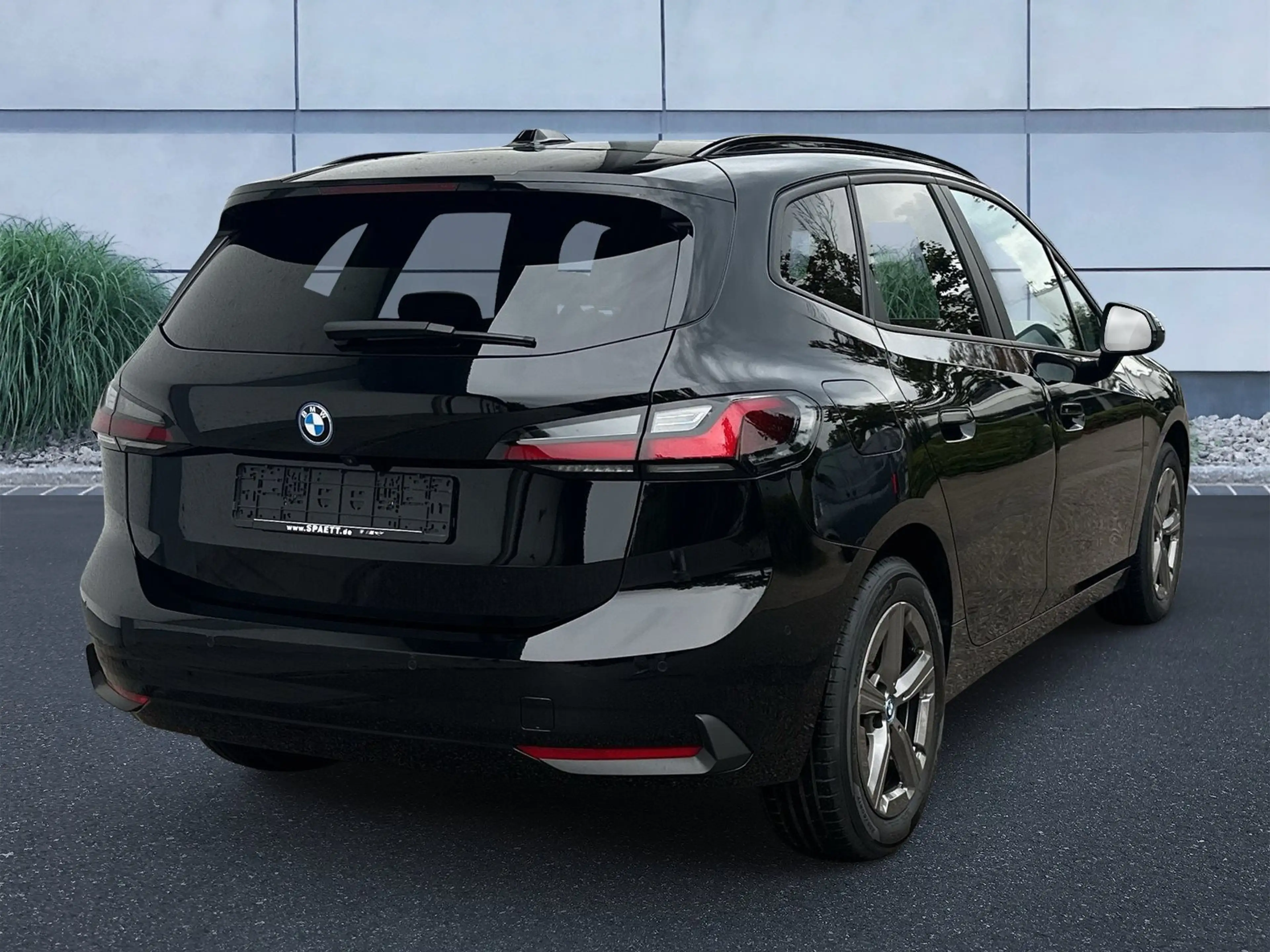 BMW 225 e xDrive Active Tourer — photo 3
