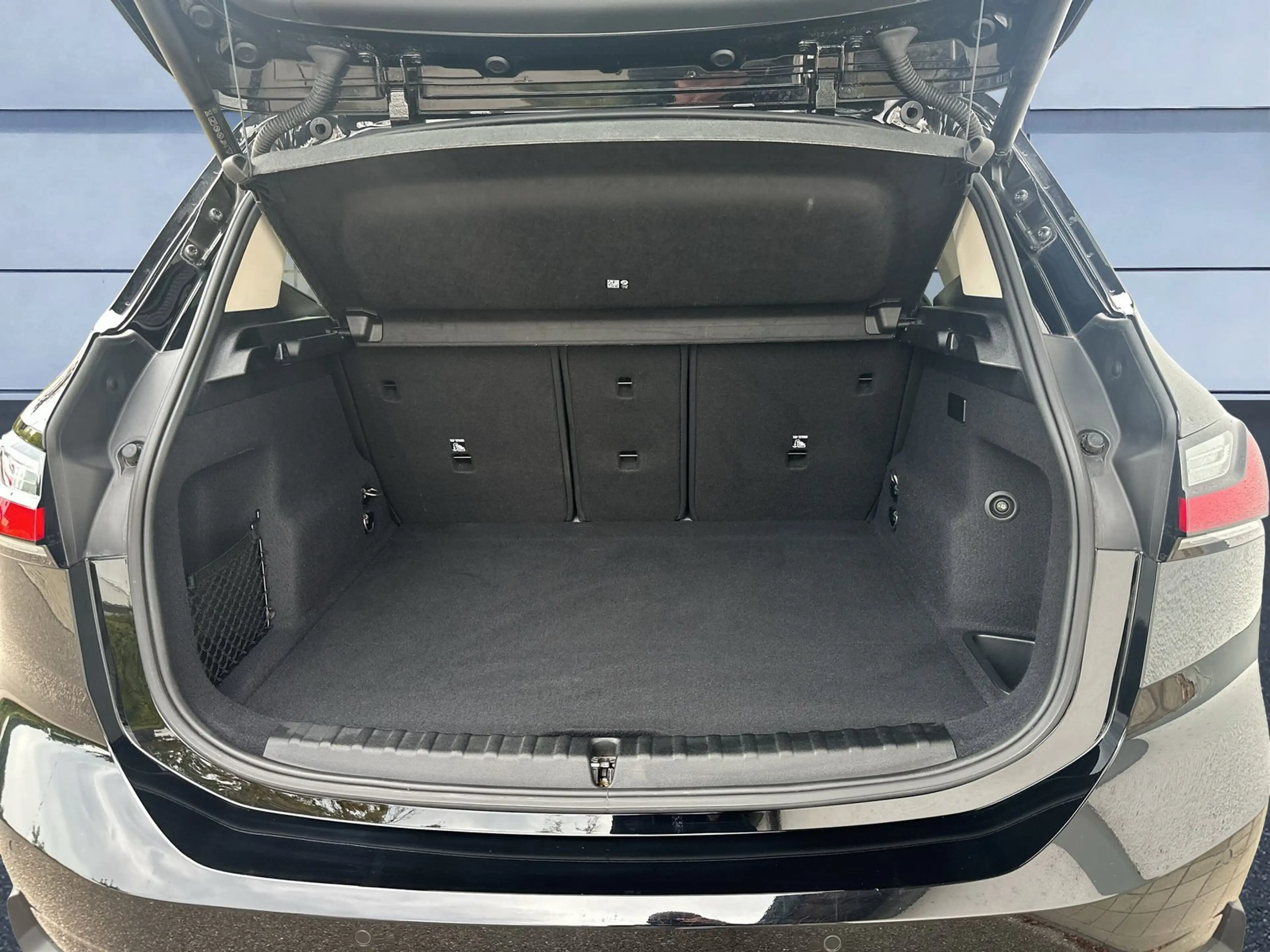 BMW 225 e xDrive Active Tourer — photo 11