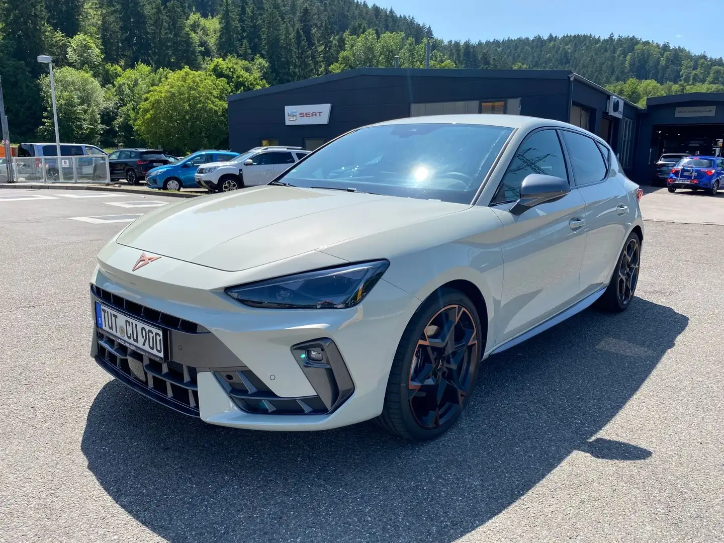 CUPRA Leon 1.5 eTSI 110kW DSG*Navi/Matrix-LED/SHZ/PDC* Gris - 1