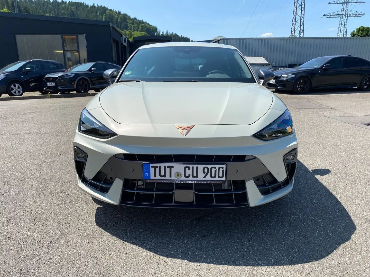 CUPRA Leon 1.5 eTSI 110kW DSG*Navi/Matrix-LED/SHZ/PDC* Gris - 2