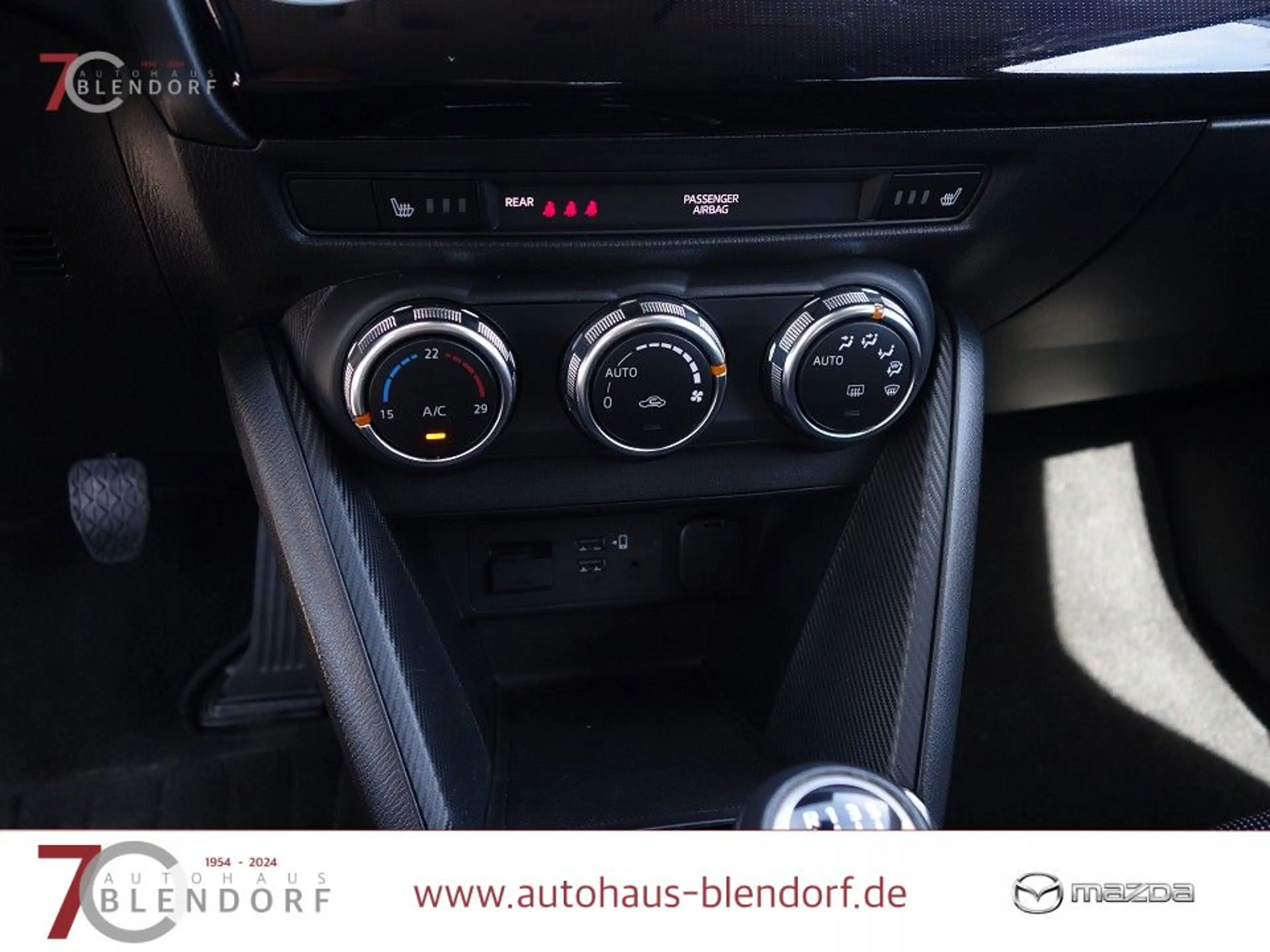 Mazda 2 Homura 90 LED|Bluetooth|Kamera — photo 11
