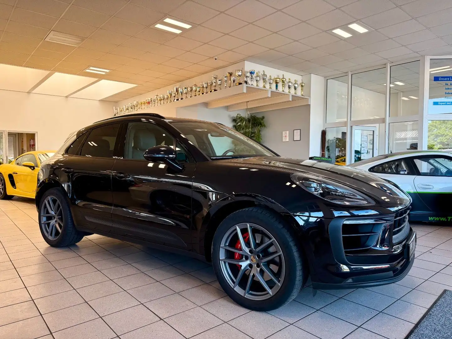 Porsche Macan S Luftfederung/Sportabgas/Panorama/Keyless Schwarz - 1