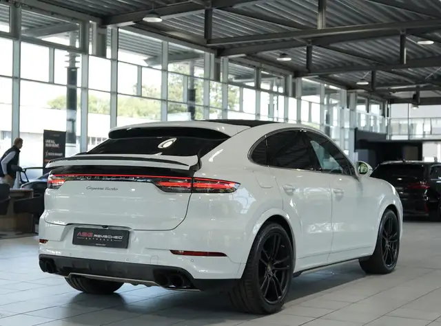 Porsche Cayenne view 5