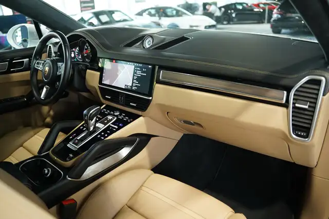 Porsche Cayenne view 15