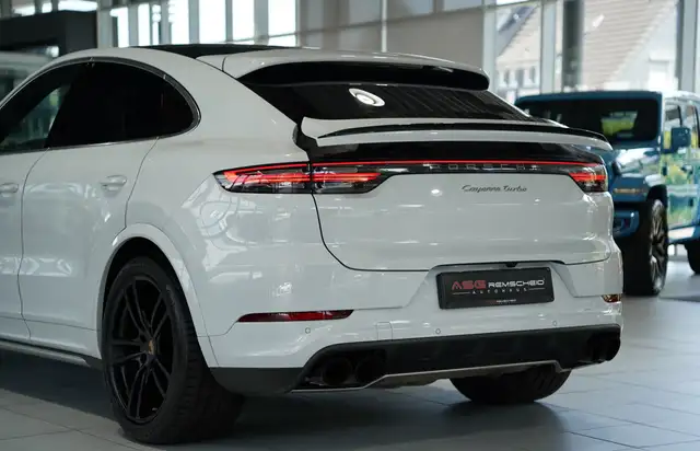 Porsche Cayenne view 10