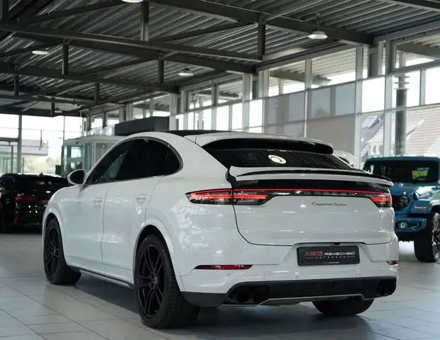 Porsche Cayenne view 7