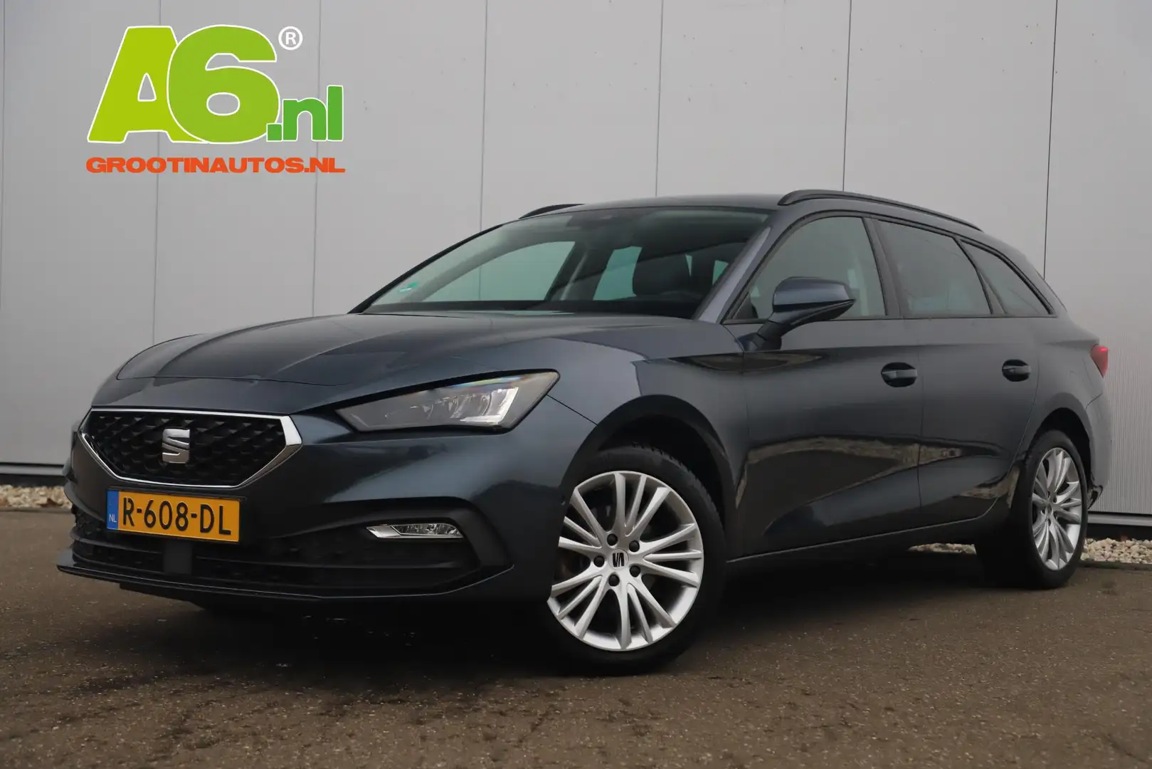 SEAT Leon Sportstourer 1.0 TSI Style Business Intense 110PK Gris - 1