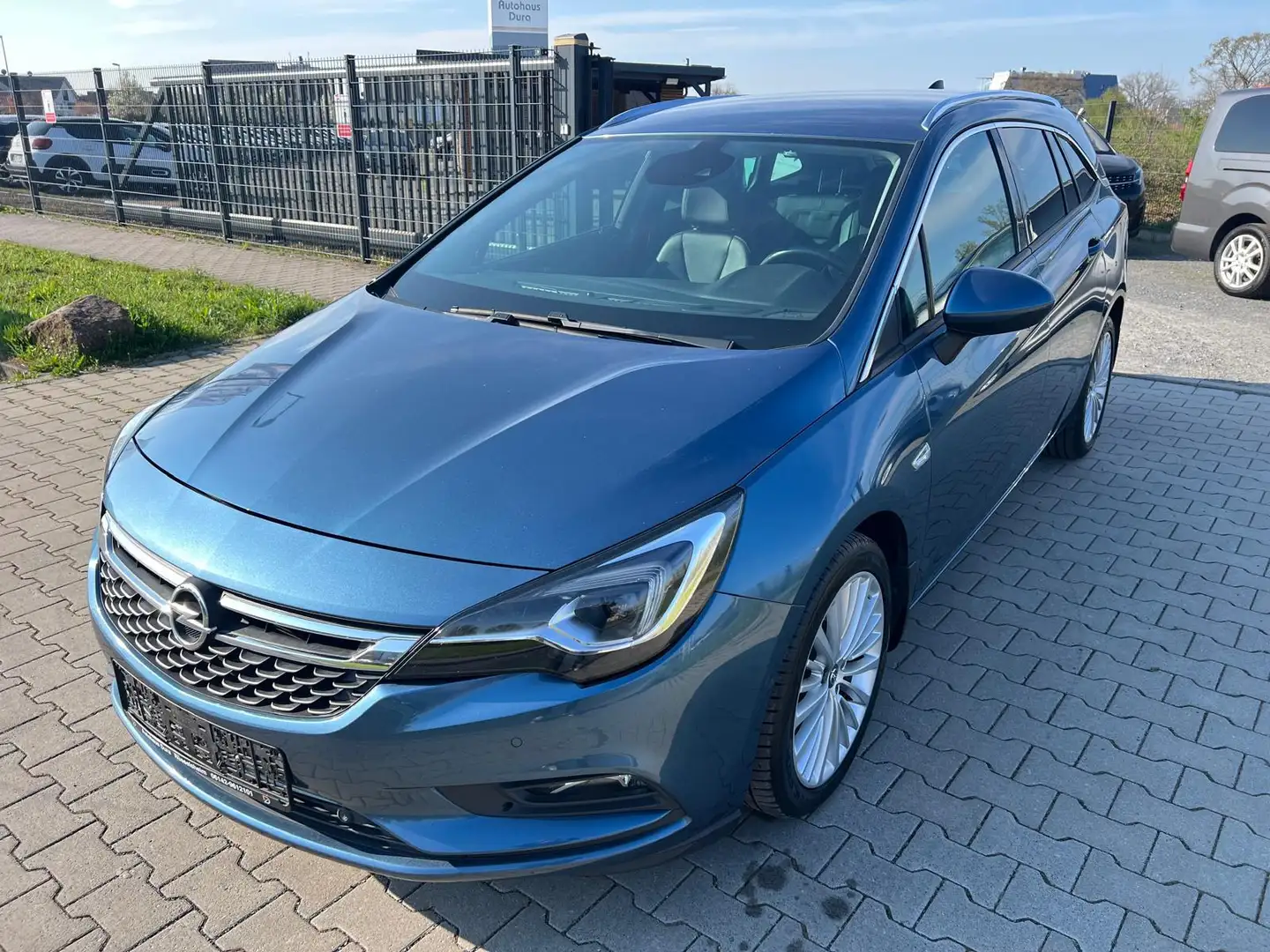 Opel Astra 1.6 BiTurbo Innovation S&S Navi+Led+Leder Blauw - 2
