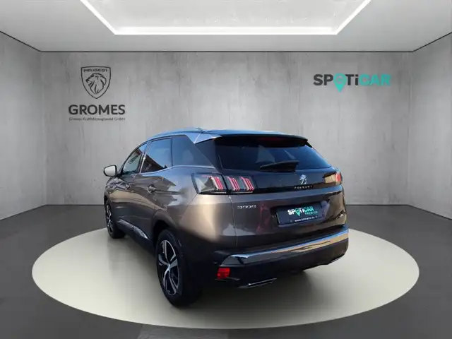 Peugeot 3008 view 5