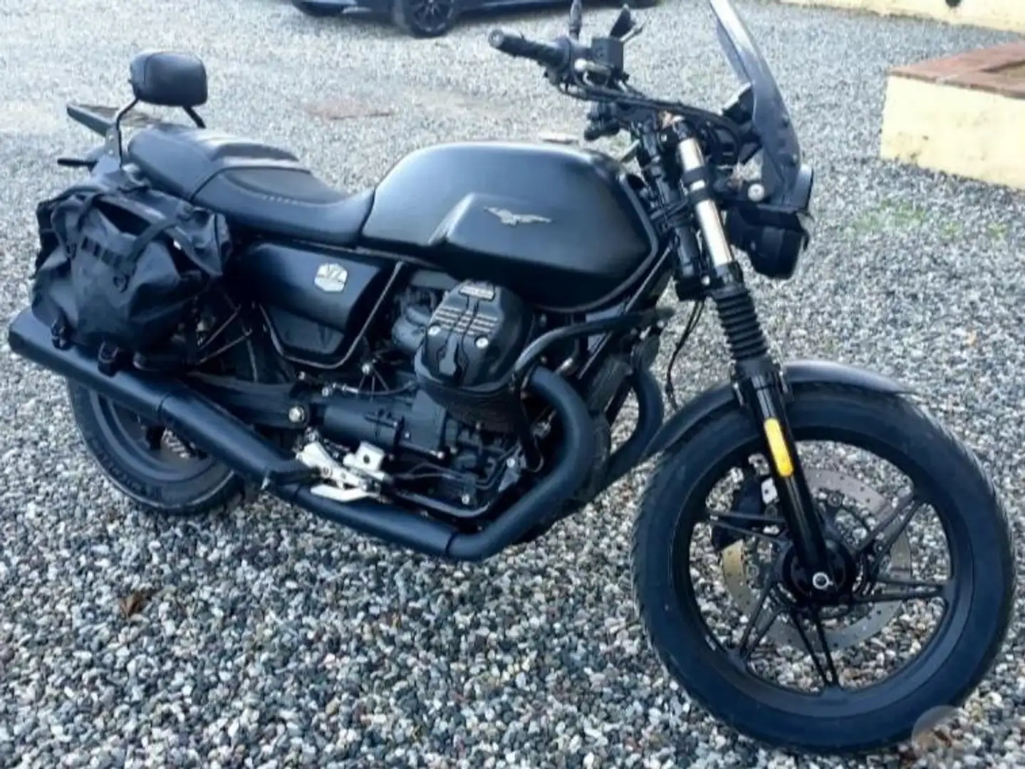 Moto Guzzi V 7 V7 Stone Černá - 2