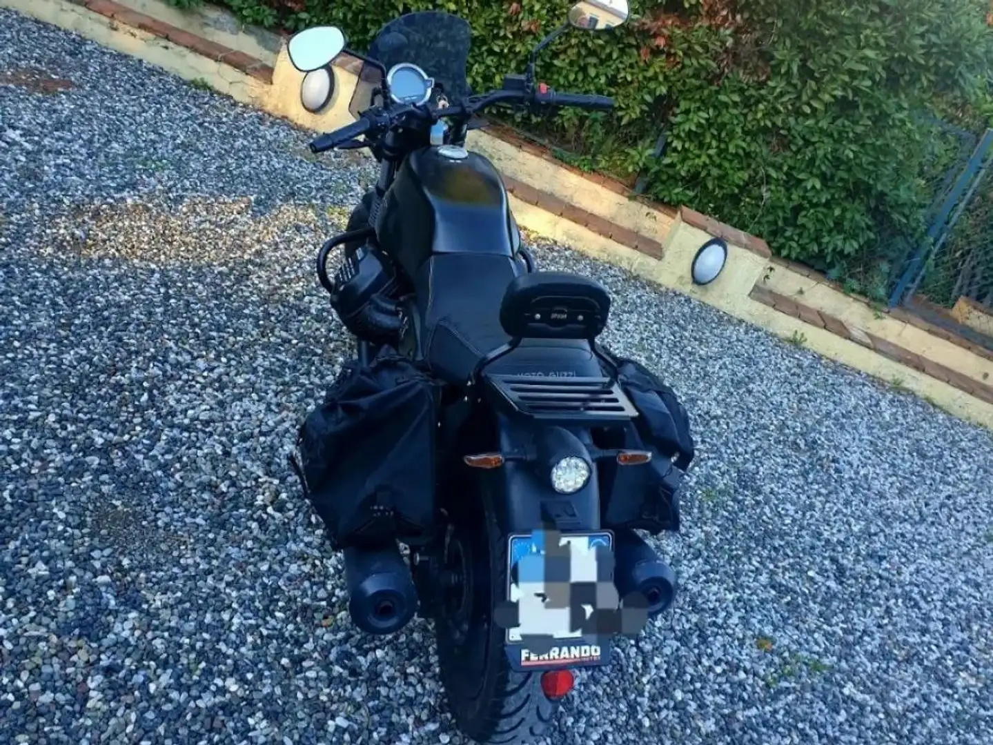 Moto Guzzi V 7 V7 Stone Černá - 1