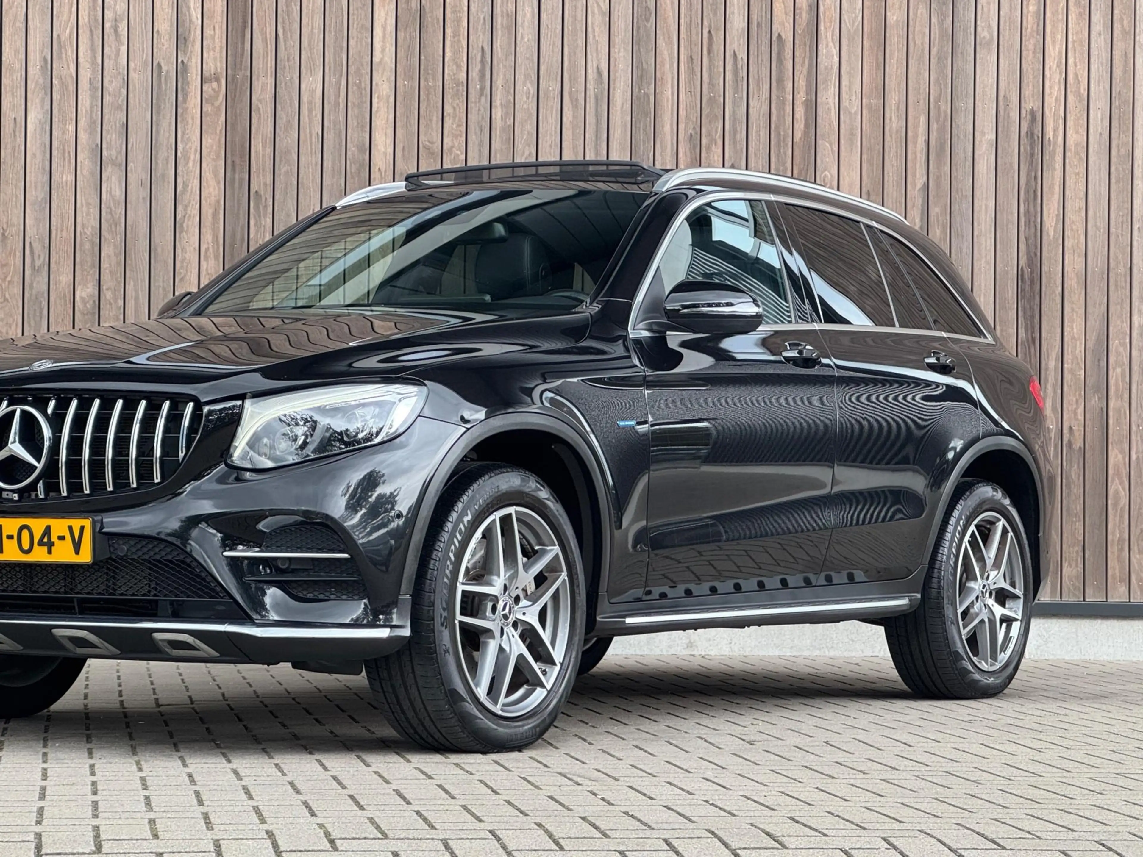 Mercedes-Benz GLC 350 350e 4MATIC AMG-Line|Pano|Sidesteps — photo 3