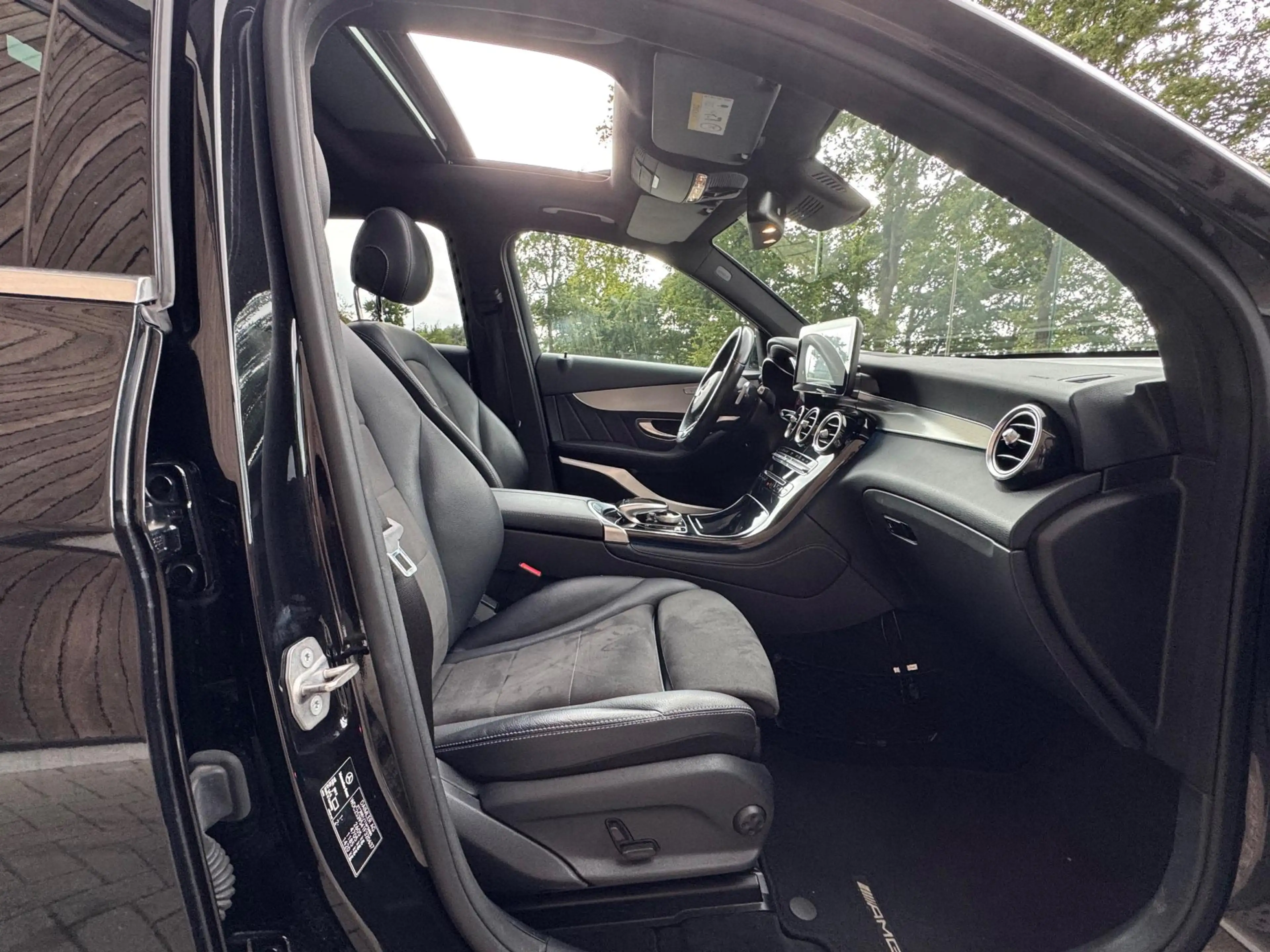 Mercedes-Benz GLC 350 350e 4MATIC AMG-Line|Pano|Sidesteps — photo 7