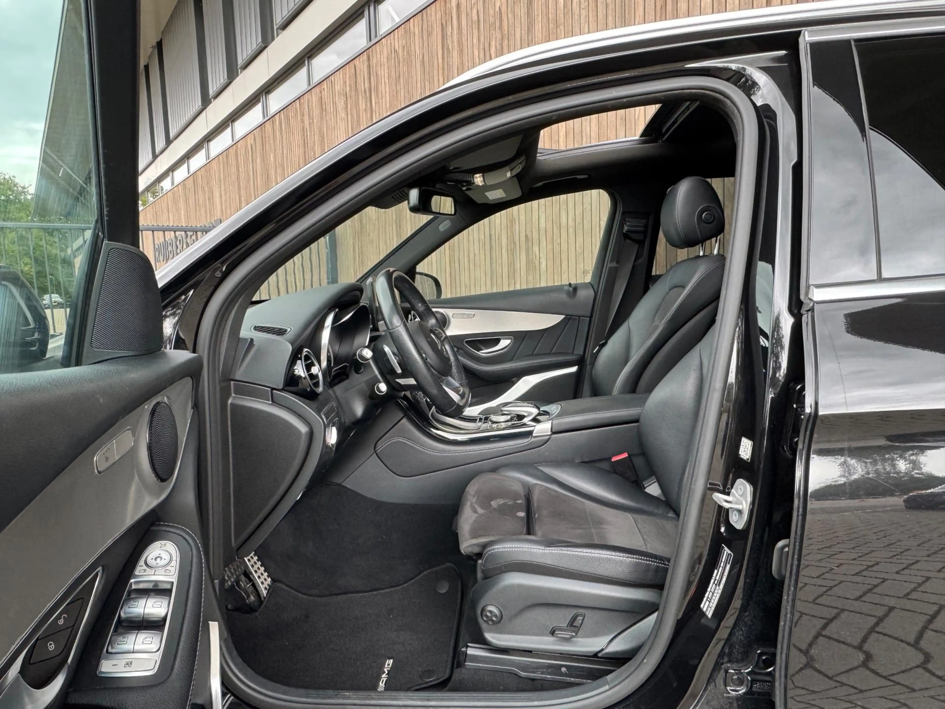 Mercedes-Benz GLC 350 350e 4MATIC AMG-Line|Pano|Sidesteps — photo 14