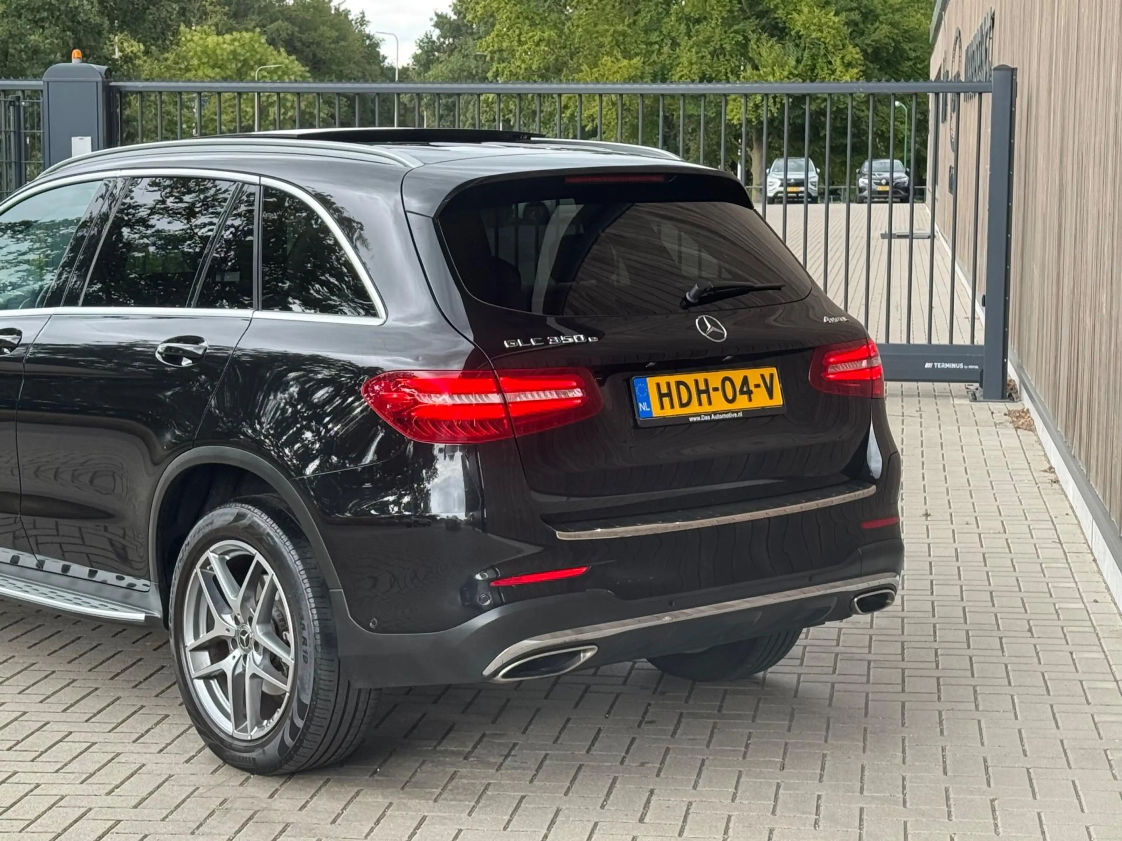 Mercedes-Benz GLC 350 350e 4MATIC AMG-Line|Pano|Sidesteps — photo 9