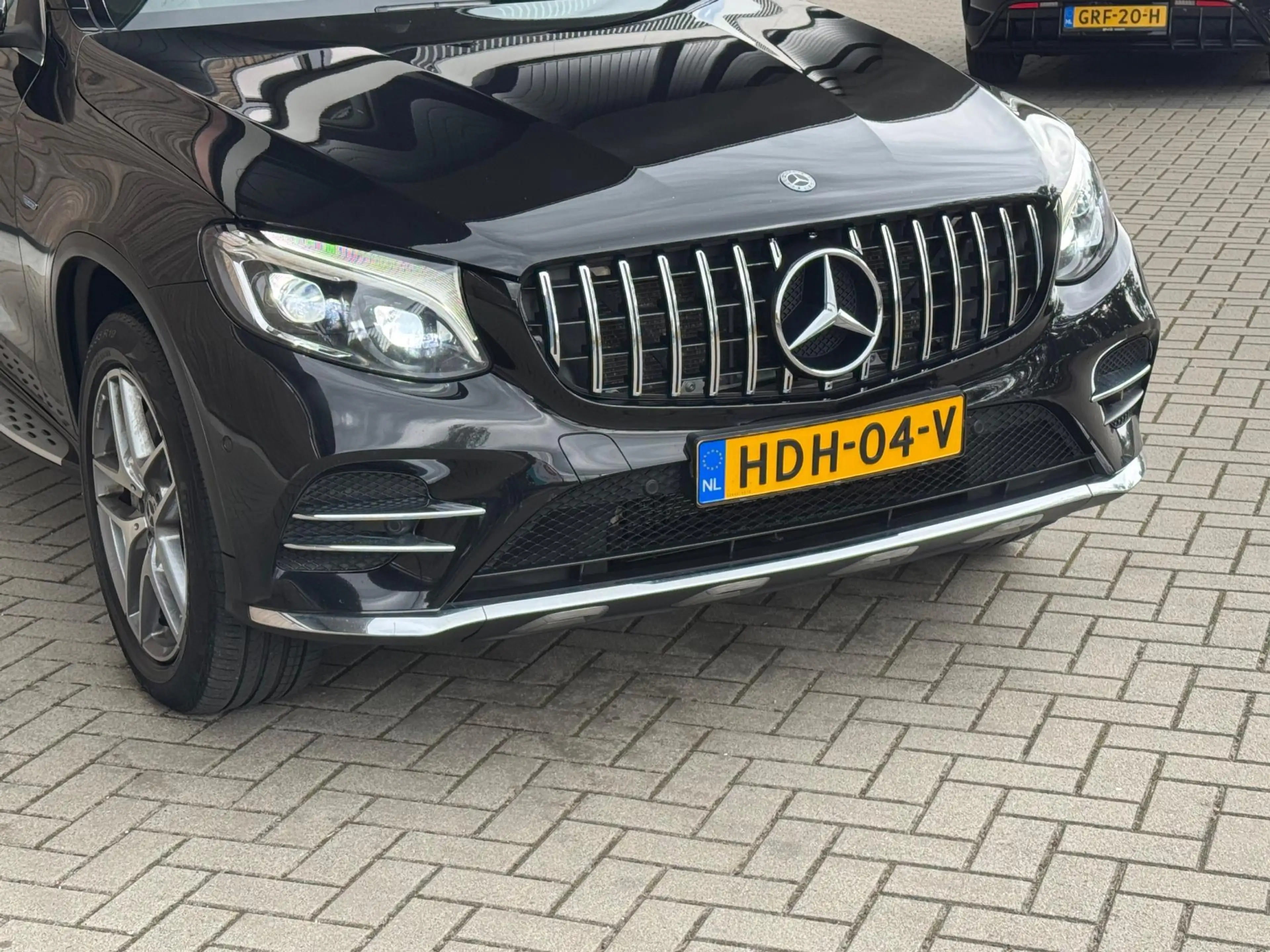 Mercedes-Benz GLC 350 350e 4MATIC AMG-Line|Pano|Sidesteps — photo 6