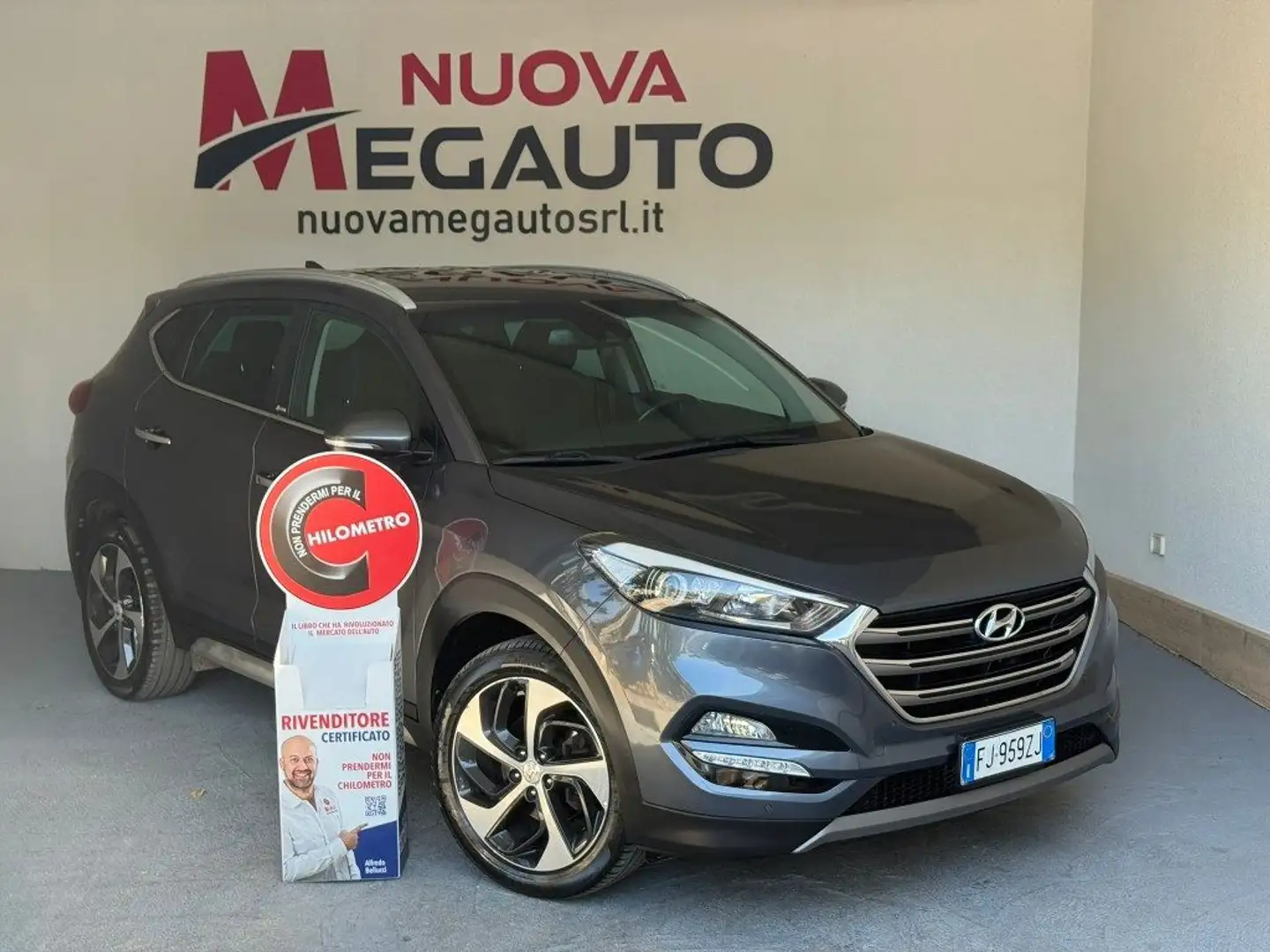 Hyundai TUCSON 1.7 CRDi XPossible Gris - 1