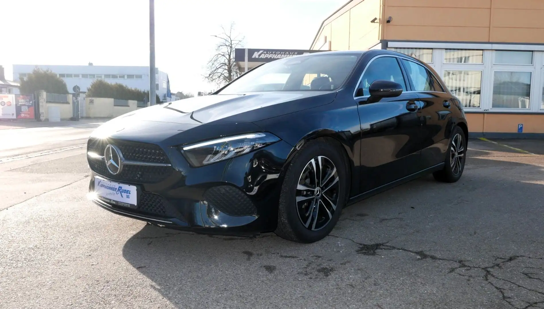 Mercedes-Benz A 200 Progressive/NAVI/LED/Konnektivitätpaket Schwarz - 1