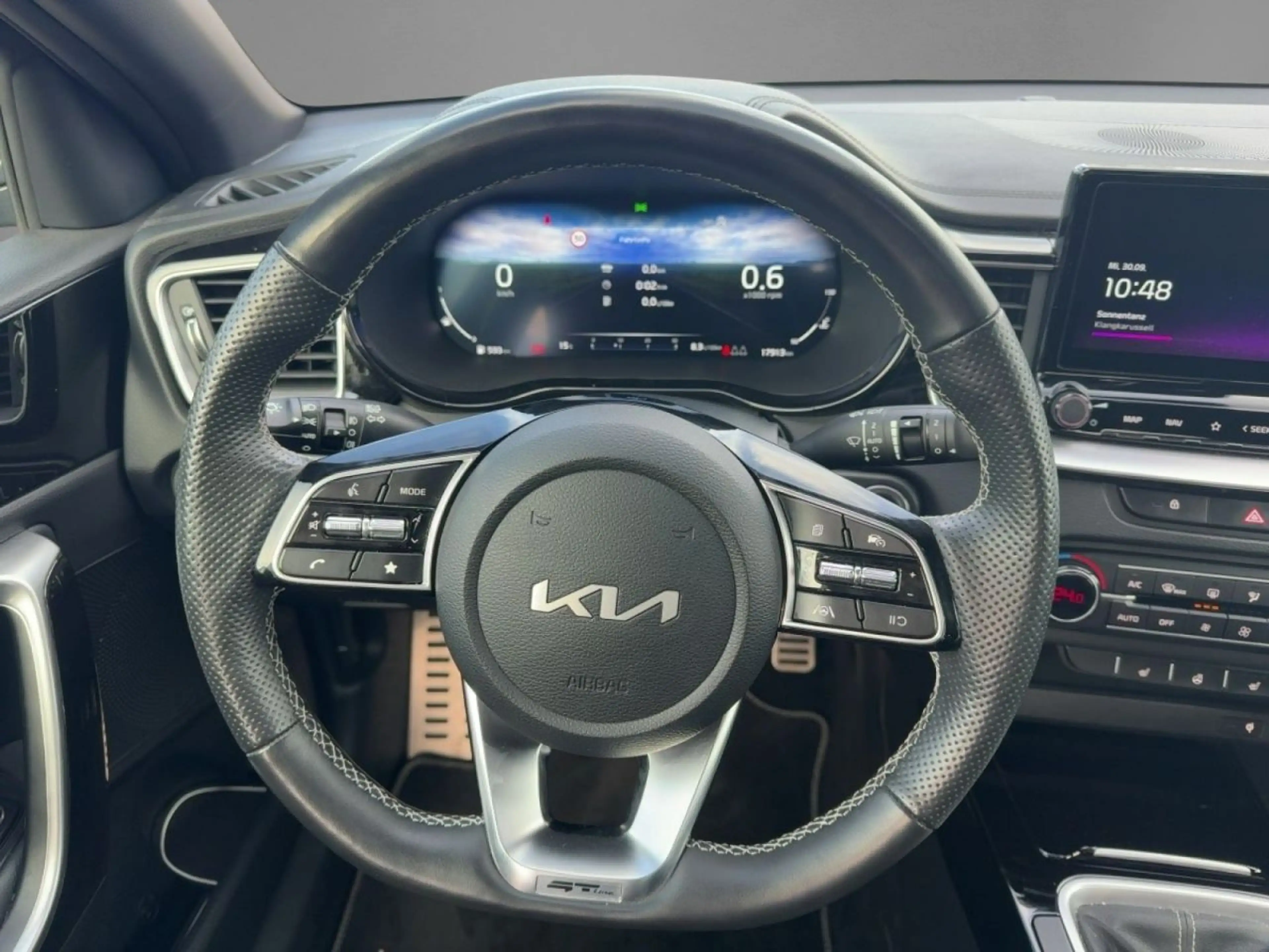 Kia Ceed / cee'd 1.5 T-GDI GT-Line — photo 12