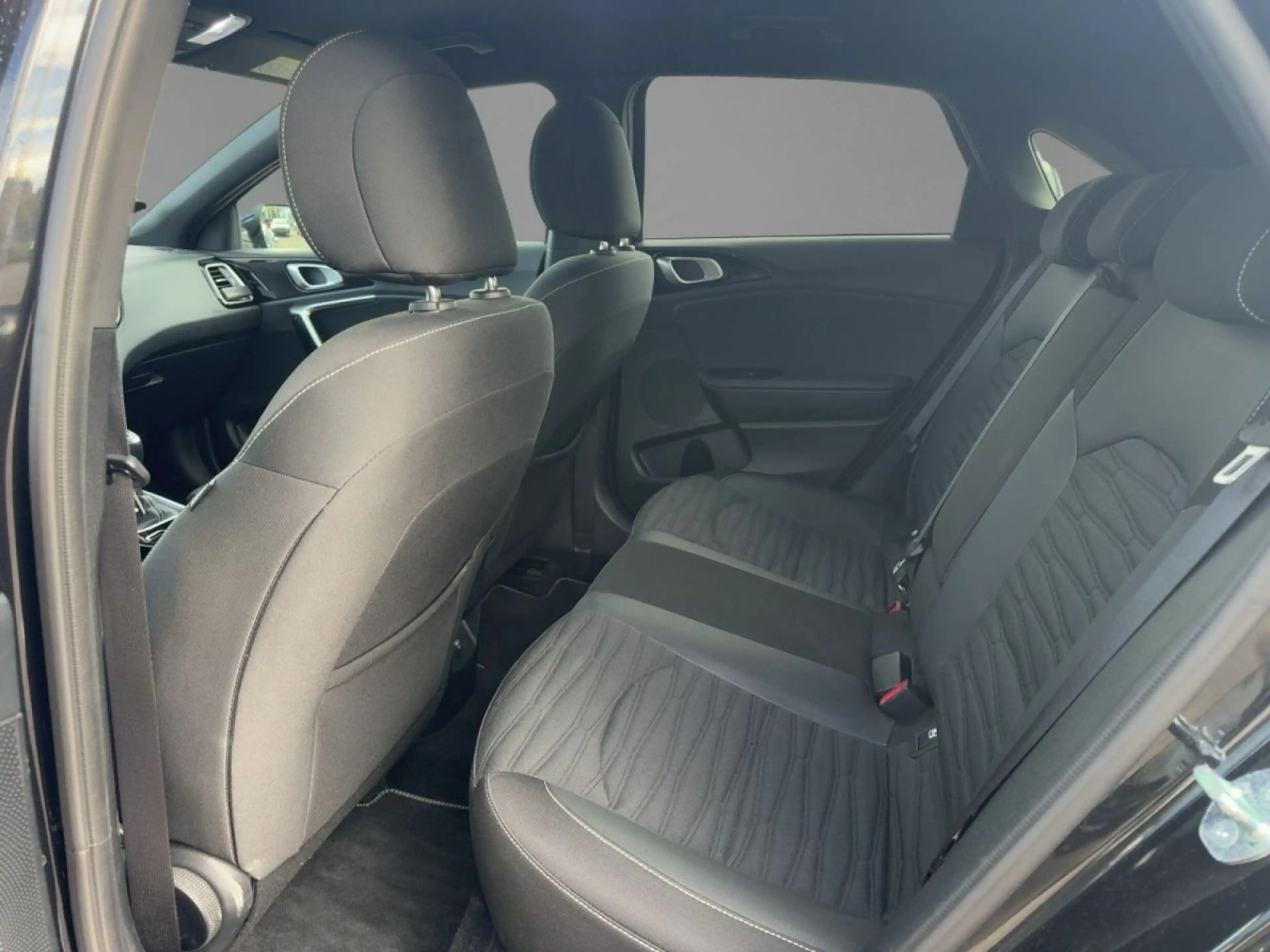 Kia Ceed / cee'd 1.5 T-GDI GT-Line — photo 10