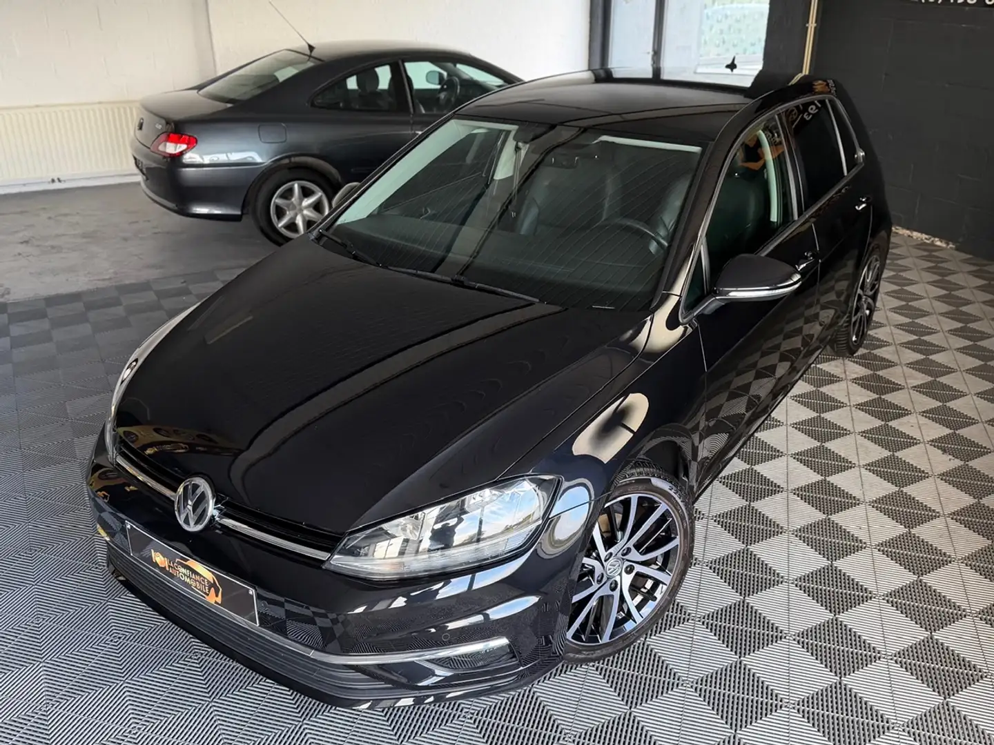 Volkswagen Golf 1.0TSI Comfortline 1er prop garantie 12 mois Noir - 2