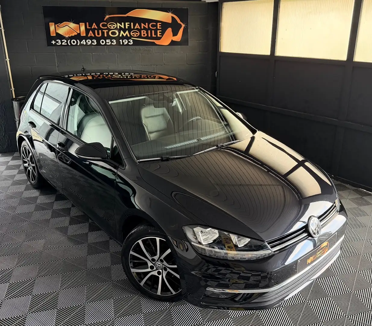 Volkswagen Golf 1.0TSI Comfortline 1er prop garantie 12 mois Noir - 1