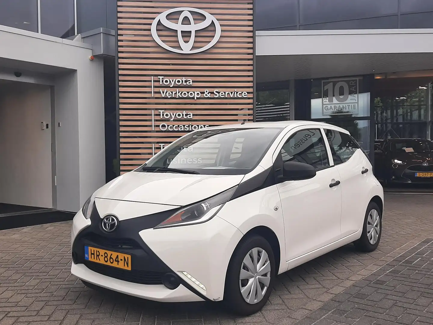 Toyota Aygo 1.0 VVT-i x-now Wit - 1