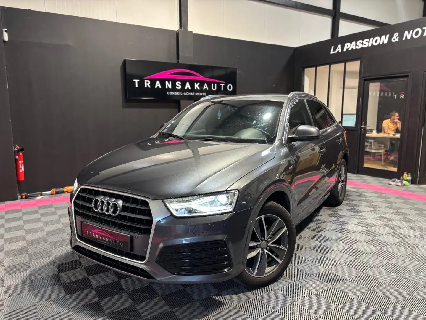 Audi Q3 1.4 TFSI COD Ultra 150 ch S line Gris - 1